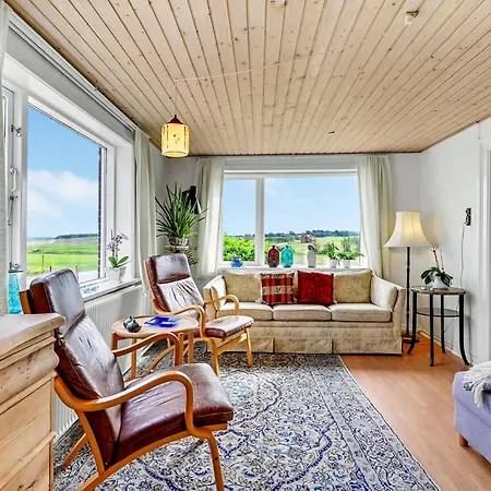 2 Bedroom Gorgeous In Feriehus
