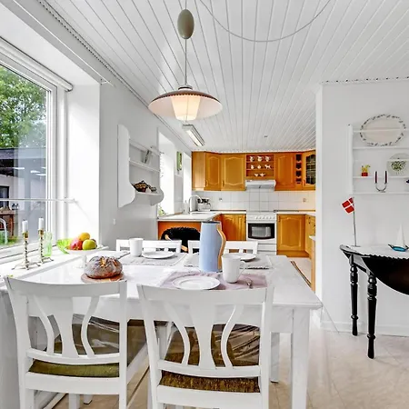 2 Bedroom Gorgeous In Roslev