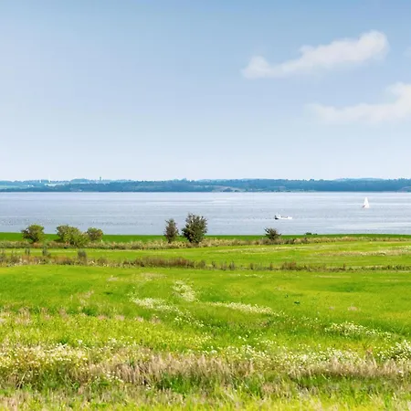 2 Bedroom Gorgeous In *