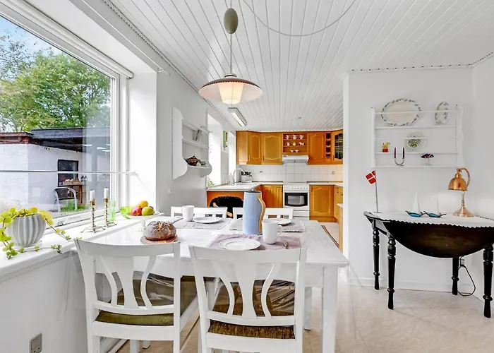 2 Bedroom Gorgeous In Roslev
