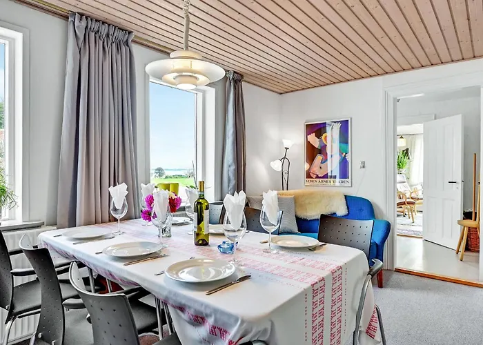 2 Bedroom Gorgeous In