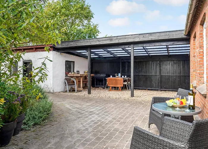 2 Bedroom Gorgeous In * Roslev