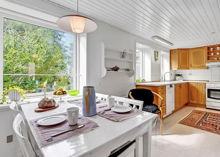 2 Bedroom Gorgeous In *